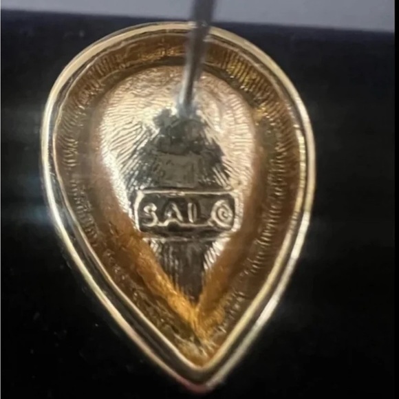 Vintage Avon S.A.L. Emerald Green Teardrop Earrings – 1980s Statement Studs - Picture 12 of 12